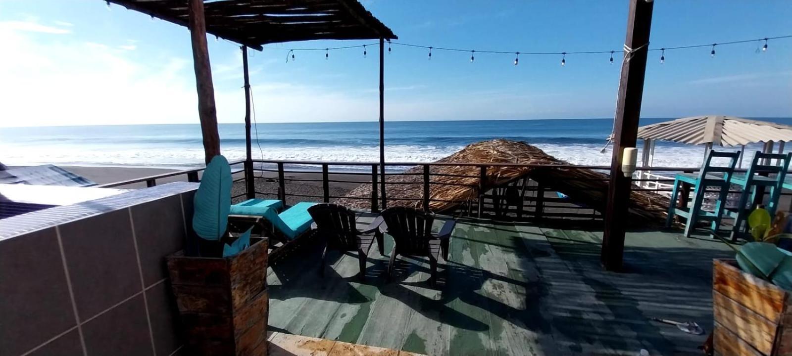 Black Sand Beachhouse Monterrico Exterior photo